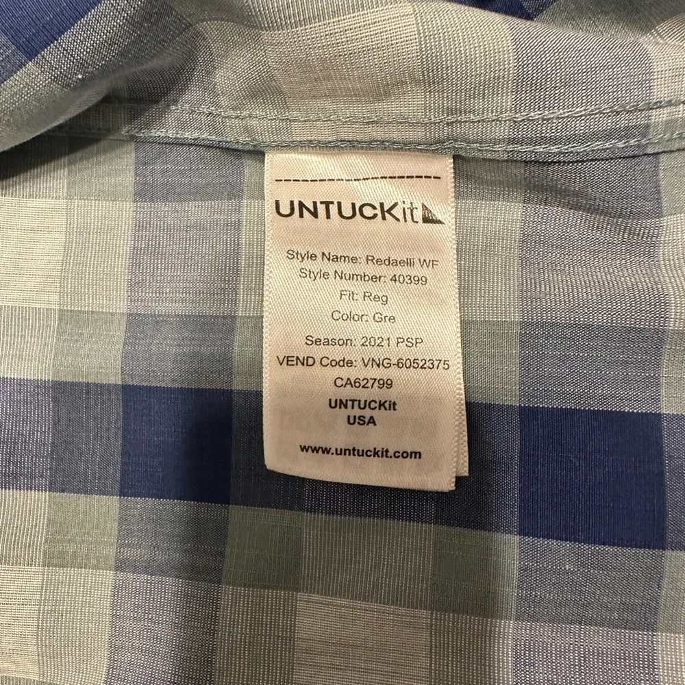 Untuck it size XL shirt - Picture 2 of 3